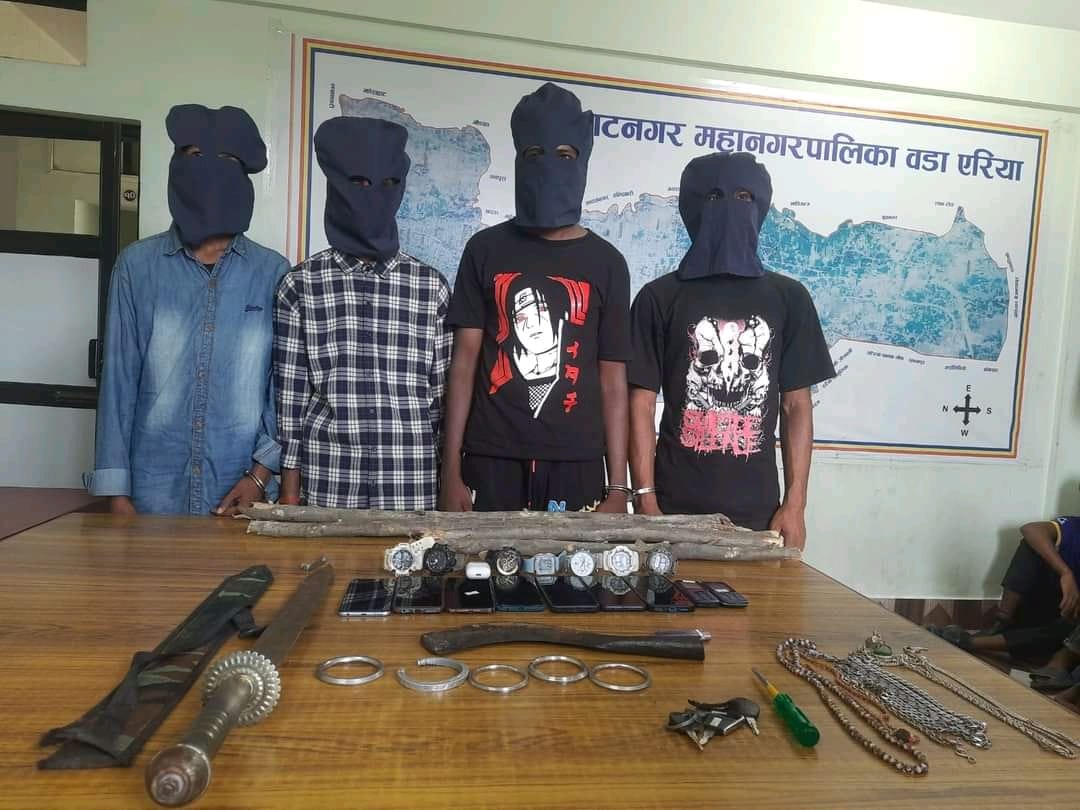 विराटनगरमा प्रहरीको सक्रियताले टर्यो ‘ग्याङफाइट’, घरेलु हतियारसहित १५ जना पक्राउ