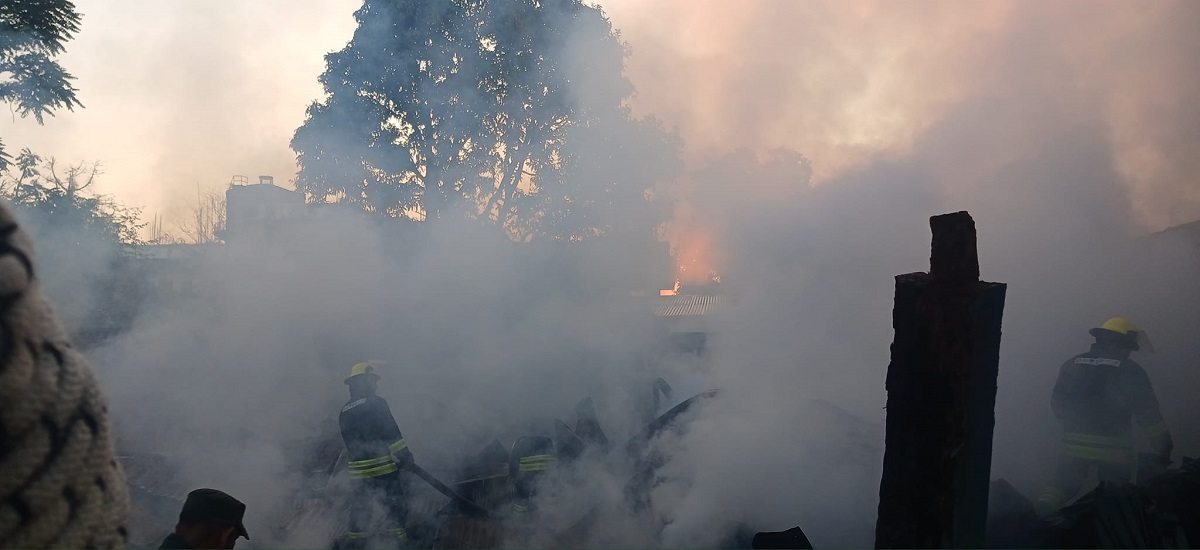 आगलागीमा अस्पताल सहित ८ पसल जले