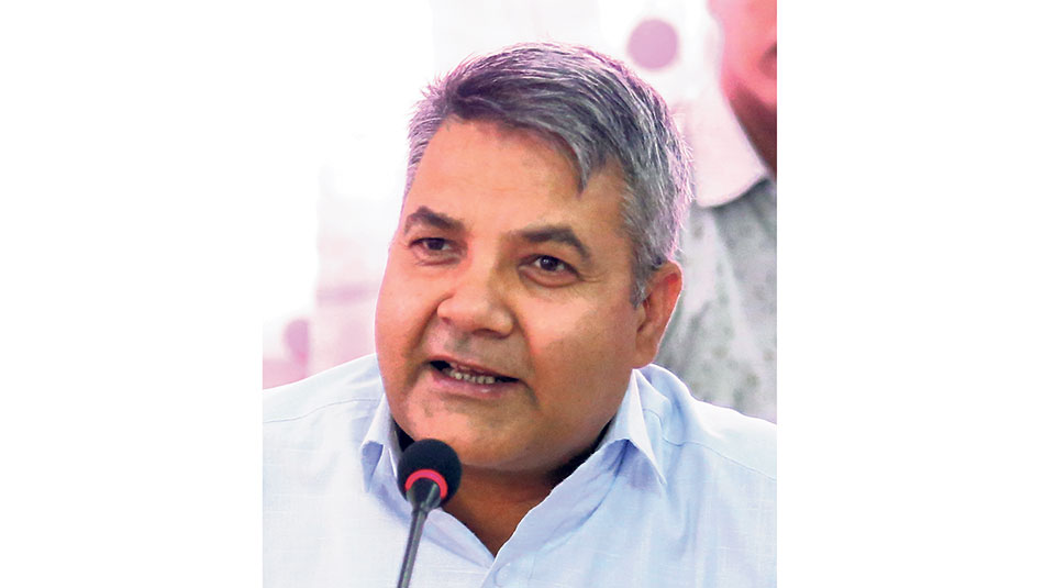 सर्वेन्द्र खनाल लक्षित गोकुलको कटाक्ष- खाएको थालमा चुठ्नु राम्रो होइन