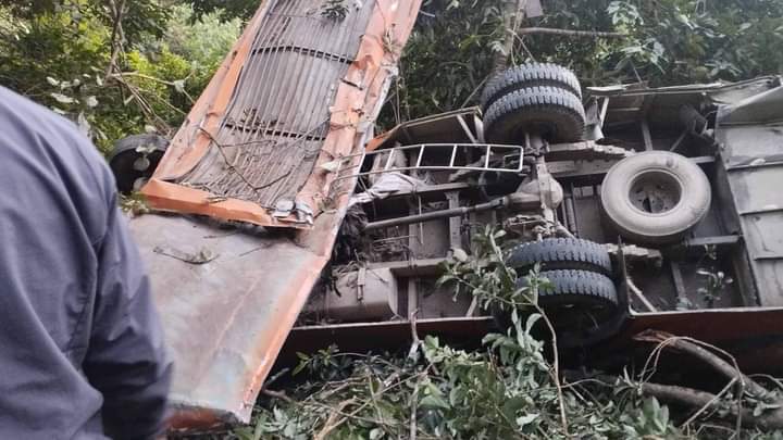 शैक्षिक भ्रमणको बस इलाममा दुर्घटना हुँदा एकको मृत्यू, ३६ घाइते (नामावली सहित)