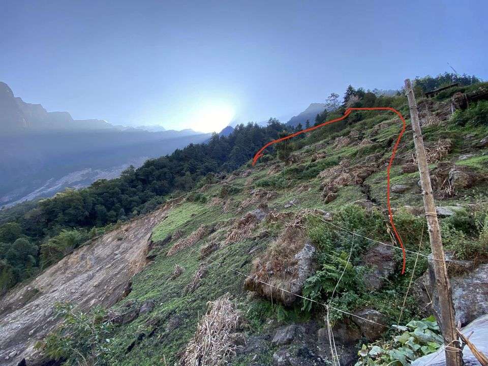 गोरखा लोक्पाका २२ घरधुरी सुख्खा पहिरोको जोखिममा