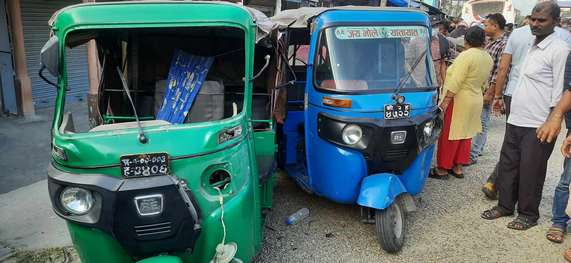 मोरङको उर्लाबारीमा ट्रकको ठक्करबाट ९ वटा सवारीसाधनमा क्षति, २ जना घाइते