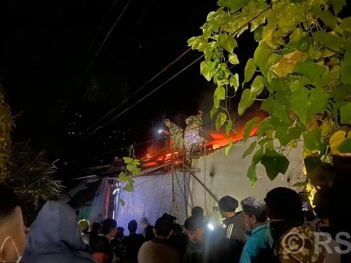 दियोबाट आगलागी हुँदा छब्बिस लाखभन्दा बढीको क्षति