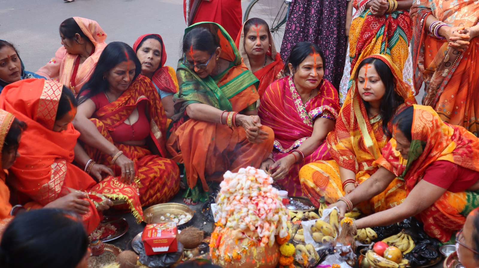 मधेशमा ‘भरदुतिया’ मनाइँदै, छठ पर्व आजैदेखि सुरु