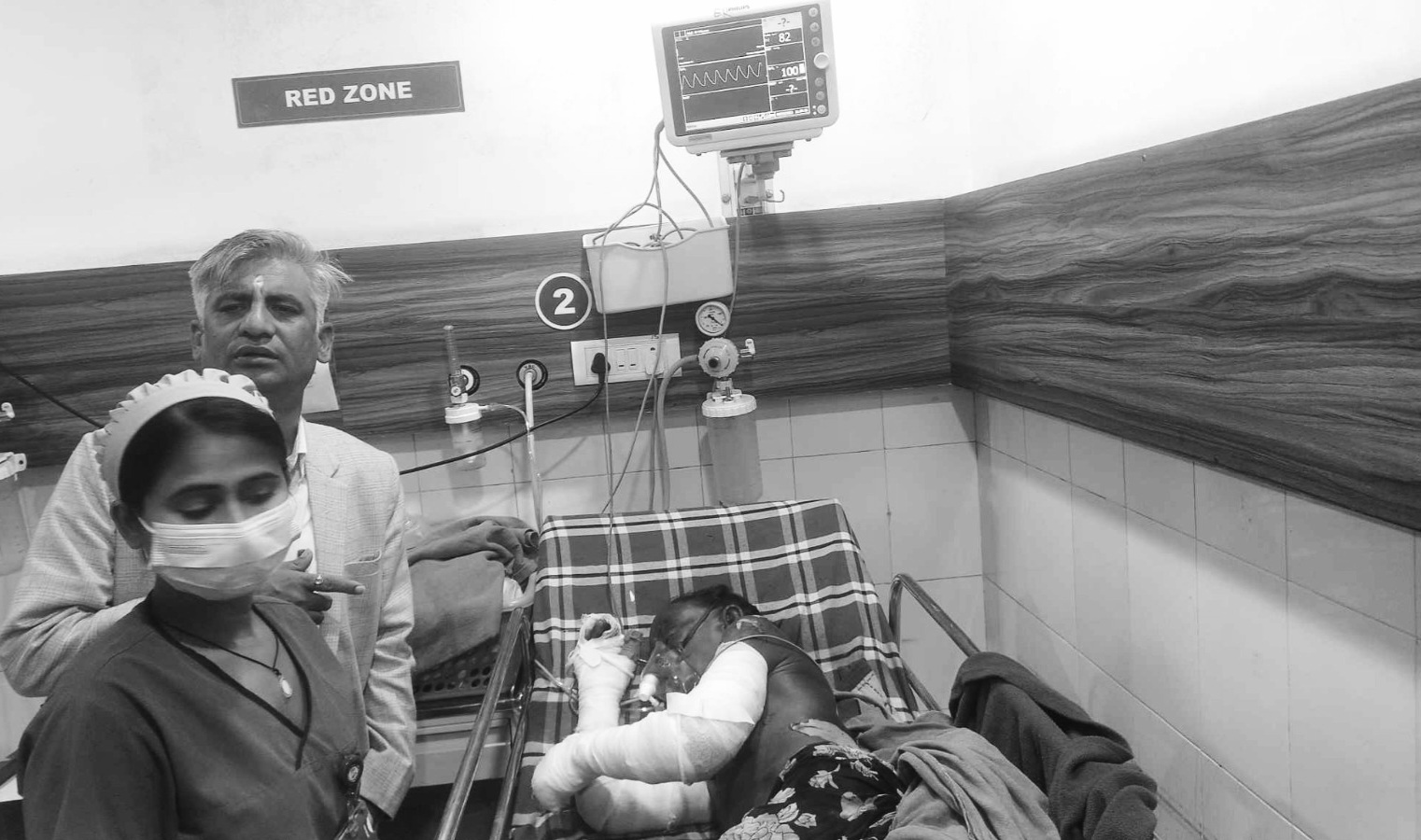 विराटनगरको आगलागीमा घाइते भएकालाई काठमाडौं लगिँदै