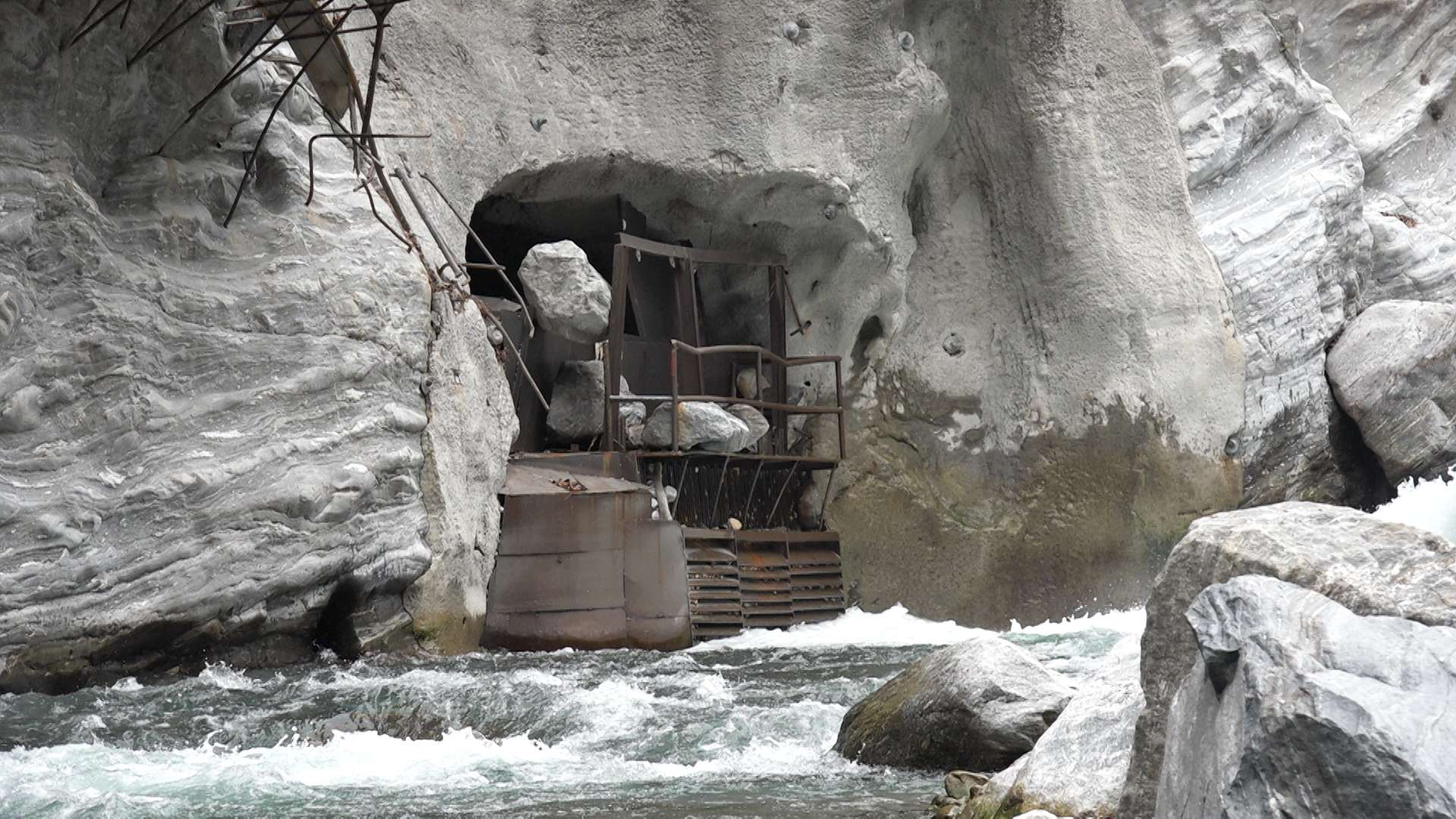 मेलम्चीको पानी अझै अनिश्चित