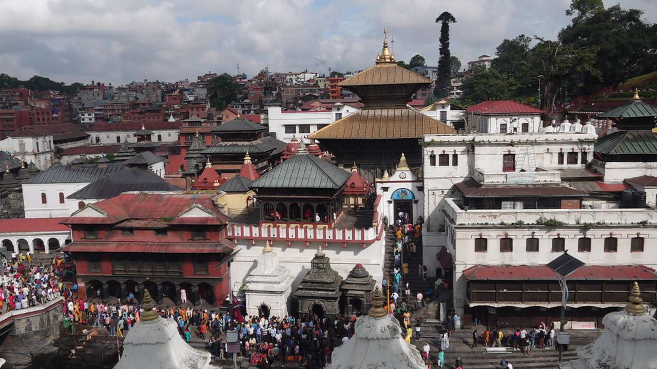 आज पशुपतिमा सर्वसाधारणले तीन घण्टासम्म नागमणि हेर्न पाउने