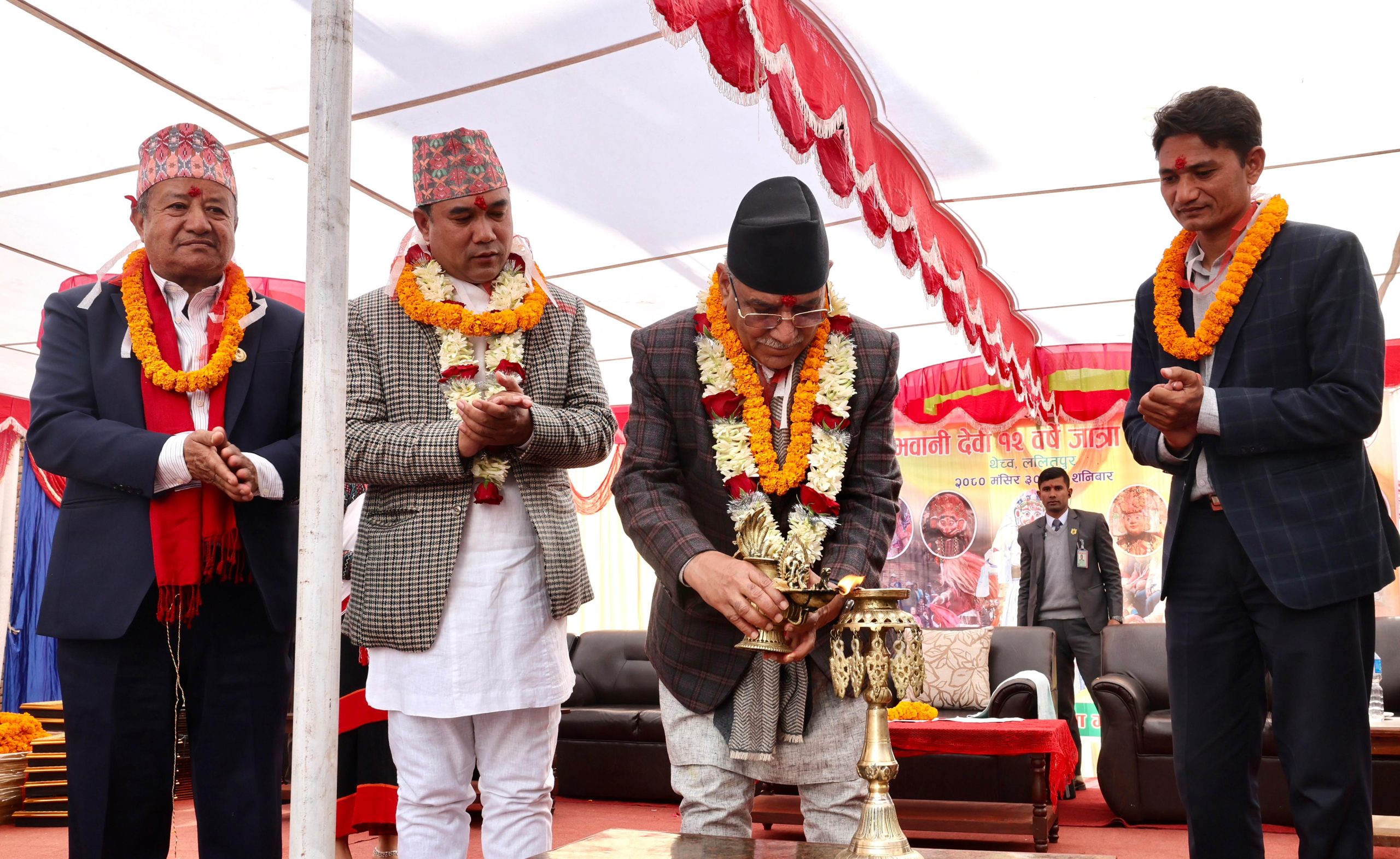 लोकतान्त्रिक गणतन्त्रविरूद्ध भ्रम छर्ने दुस्साहस भइरहेको छ ः प्रधानमन्त्री दाहाल