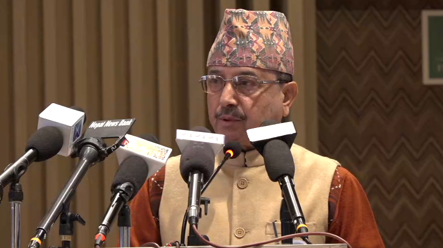 अर्थतन्त्रको स्थायित्वका लागि सरकार र निजी क्षेत्र एक ठाउँ उभिनुपर्छ ः मन्त्री खड्का