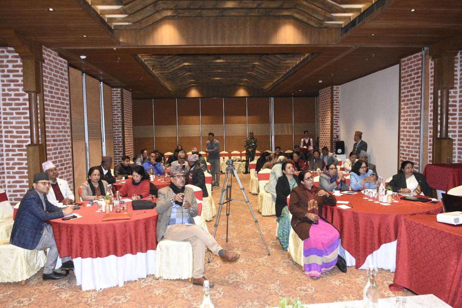 सांसद् भन्छन्– ‘विहे गर्ने बित्तिकै विदेशी बुहारीलाई नागरिकता दिने व्यवस्था हटाउनुपर्छु’