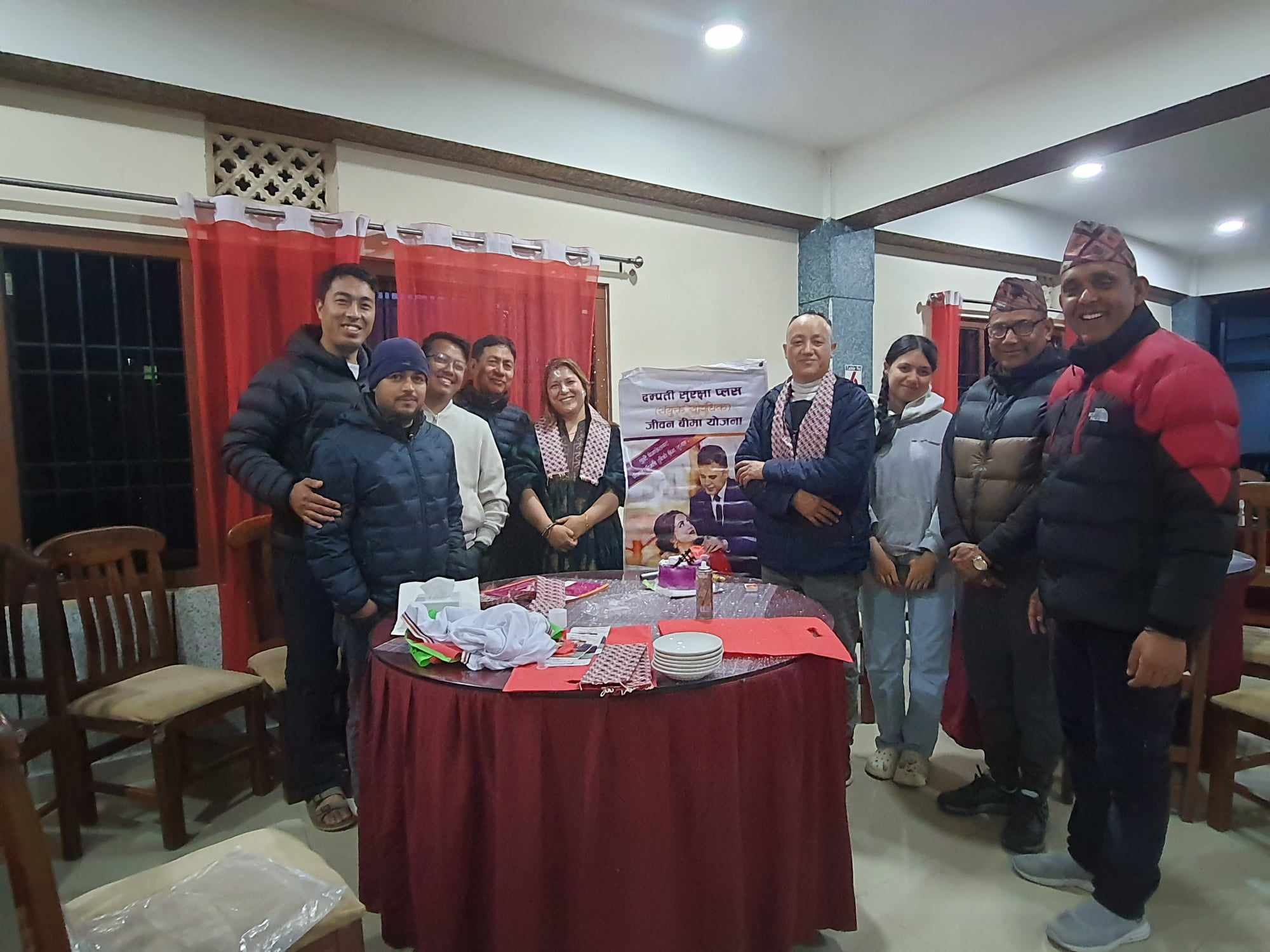 जन्मदिनमा श्रीमतीलाई एशियन लाइफको बिमा पोलिसि उपहार