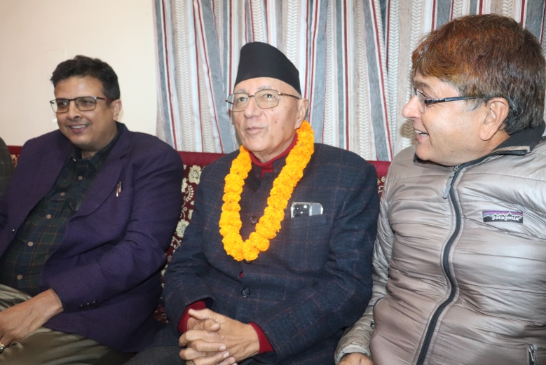 माओवादी नेतृत्वको सरकार परिवर्तन गर्नुको विकल्प छैन ः कोइराला