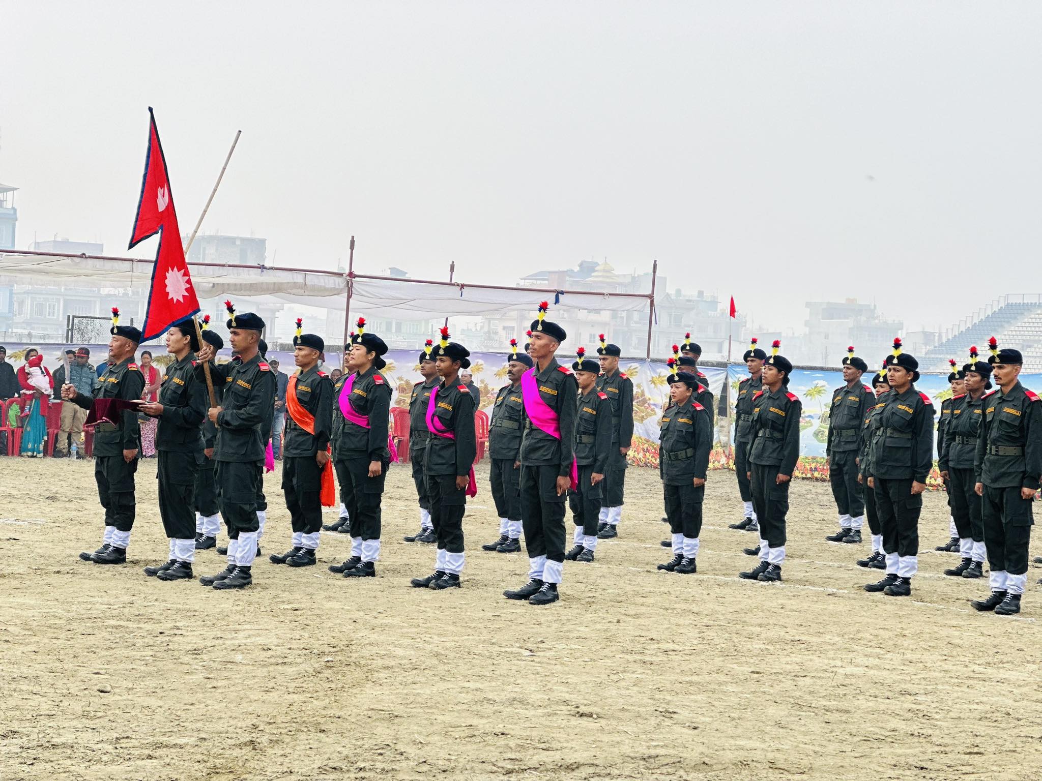 इटहरीमा ३६ जना नगर प्रहरी दीक्षित, मेयर पौडेलले गरे दर्ज्यानी चिन्ह प्रदान