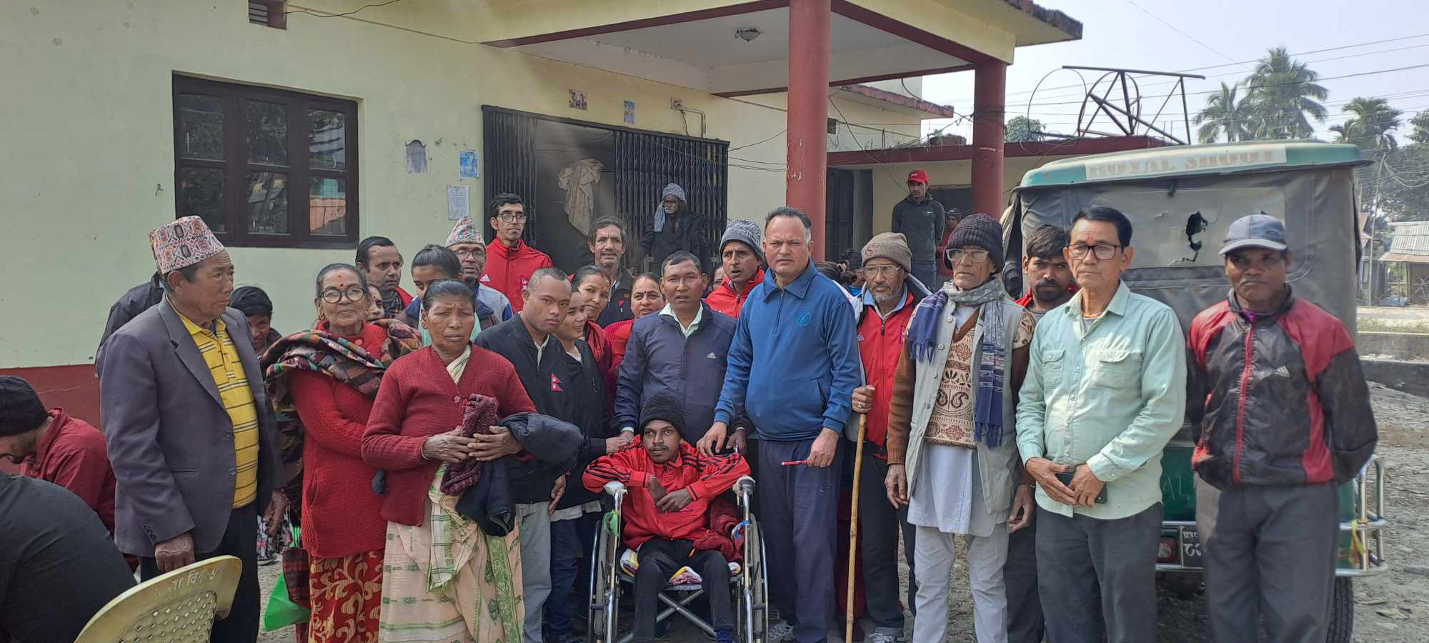 विपन्न ज्येष्ठ नागरिक १२७ जनालाई जाडोको लुगा वितरण