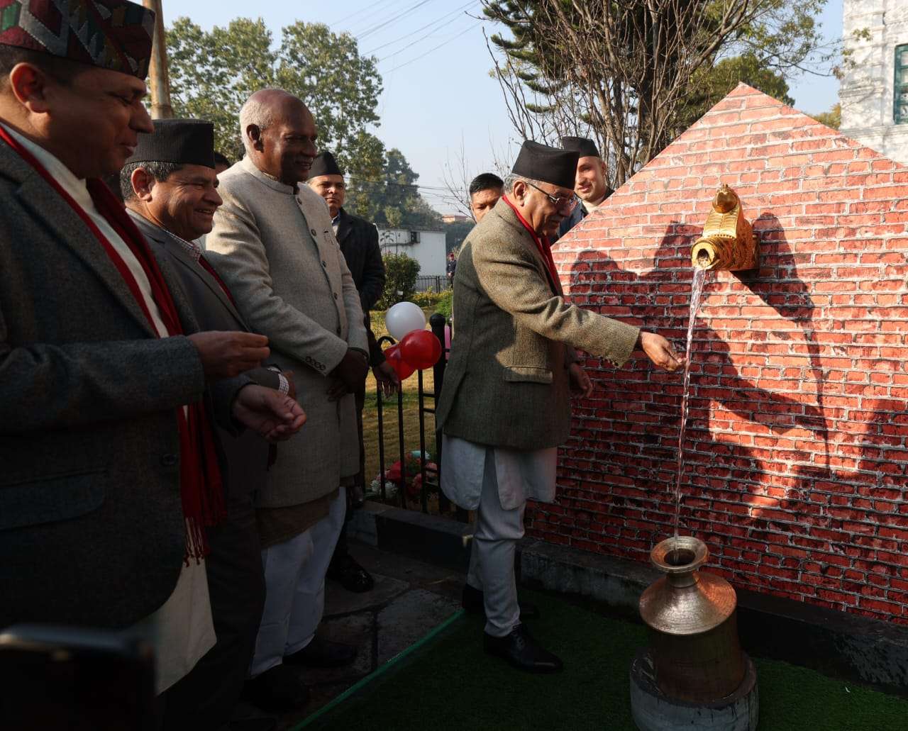 मेलम्चीको पानी पुनः वितरण, प्रधानमन्त्री दाहाल भन्छन्– ‘अब नियमित आउँछ’