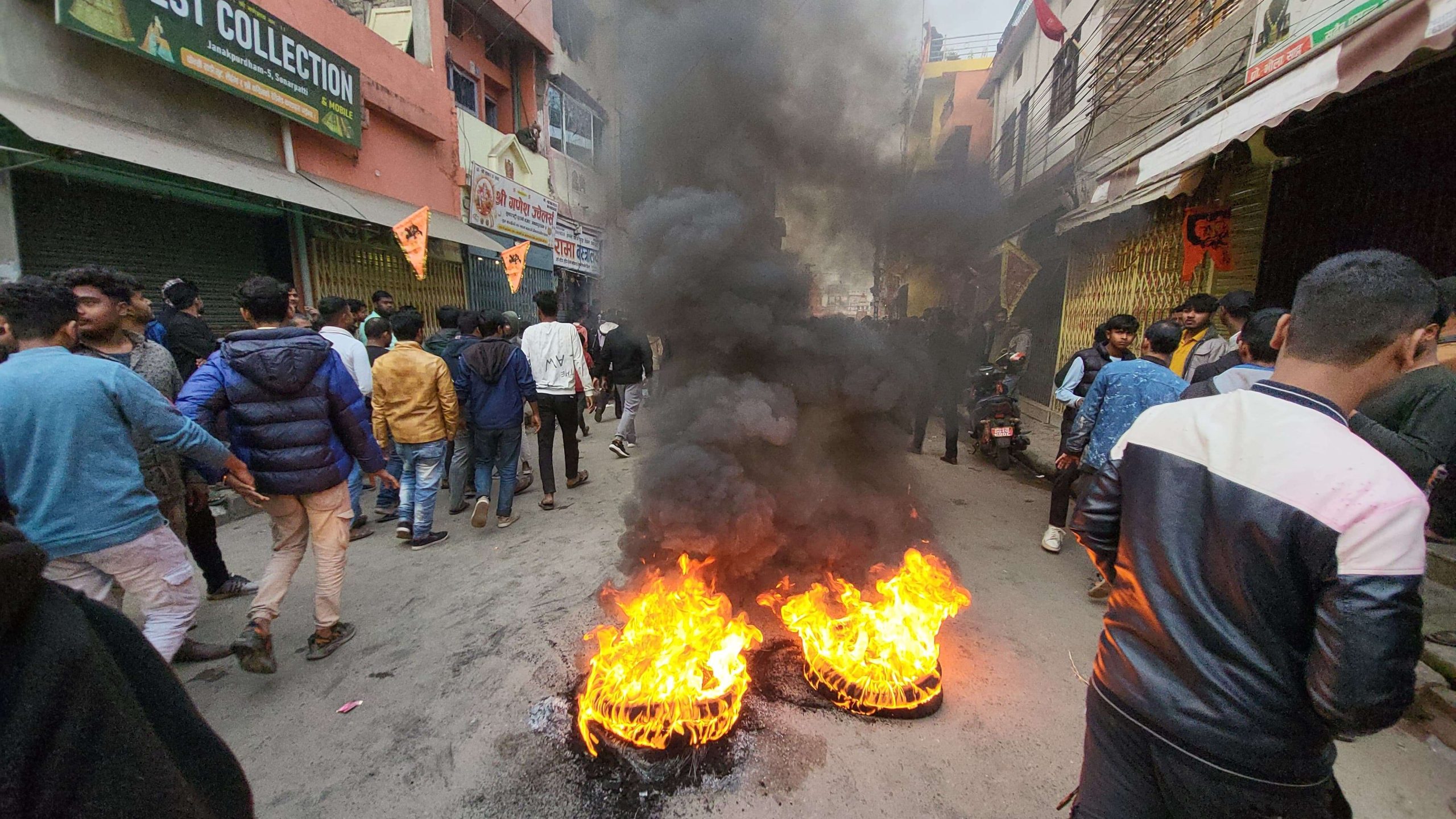 दुई जना सुनचाँदी व्यवसायी पक्राउ परेपछि जनकपुरका व्यापारीहरू आन्दोलित