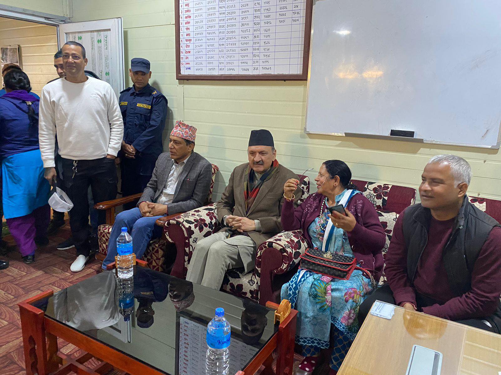 लक्ष्य अनुरुप राजश्व संकलन गर्न अर्थमन्त्री डा. महतको निर्देशन