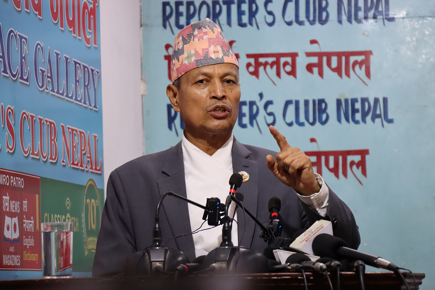 भीम रावलको टिप्पणी- चौबीसै घण्टा सत्ता स्वार्थमा लाग्दा देश तहसनहस हुदैछ