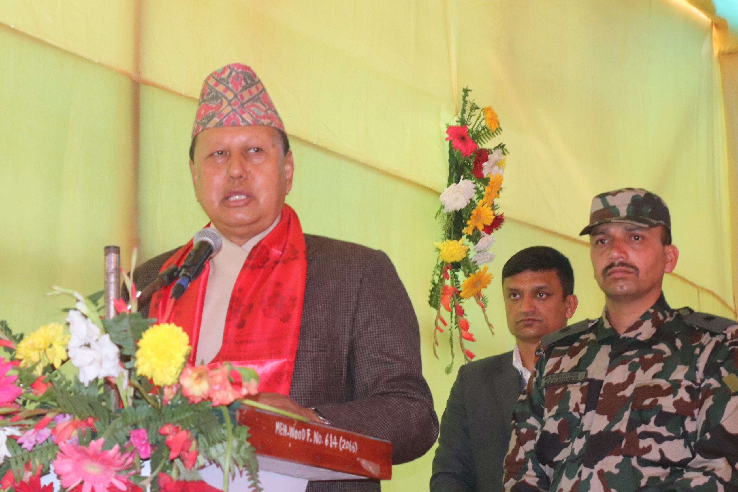 स्वास्थ्यमन्त्री बस्नेतद्वारा आँखाको सर्जरी युनिट उद्घाटन