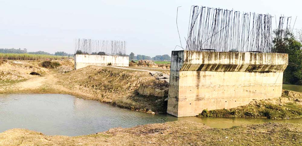 सात वर्षपछि भेटियो अर्कै ठाउँमा अधुरो पुल