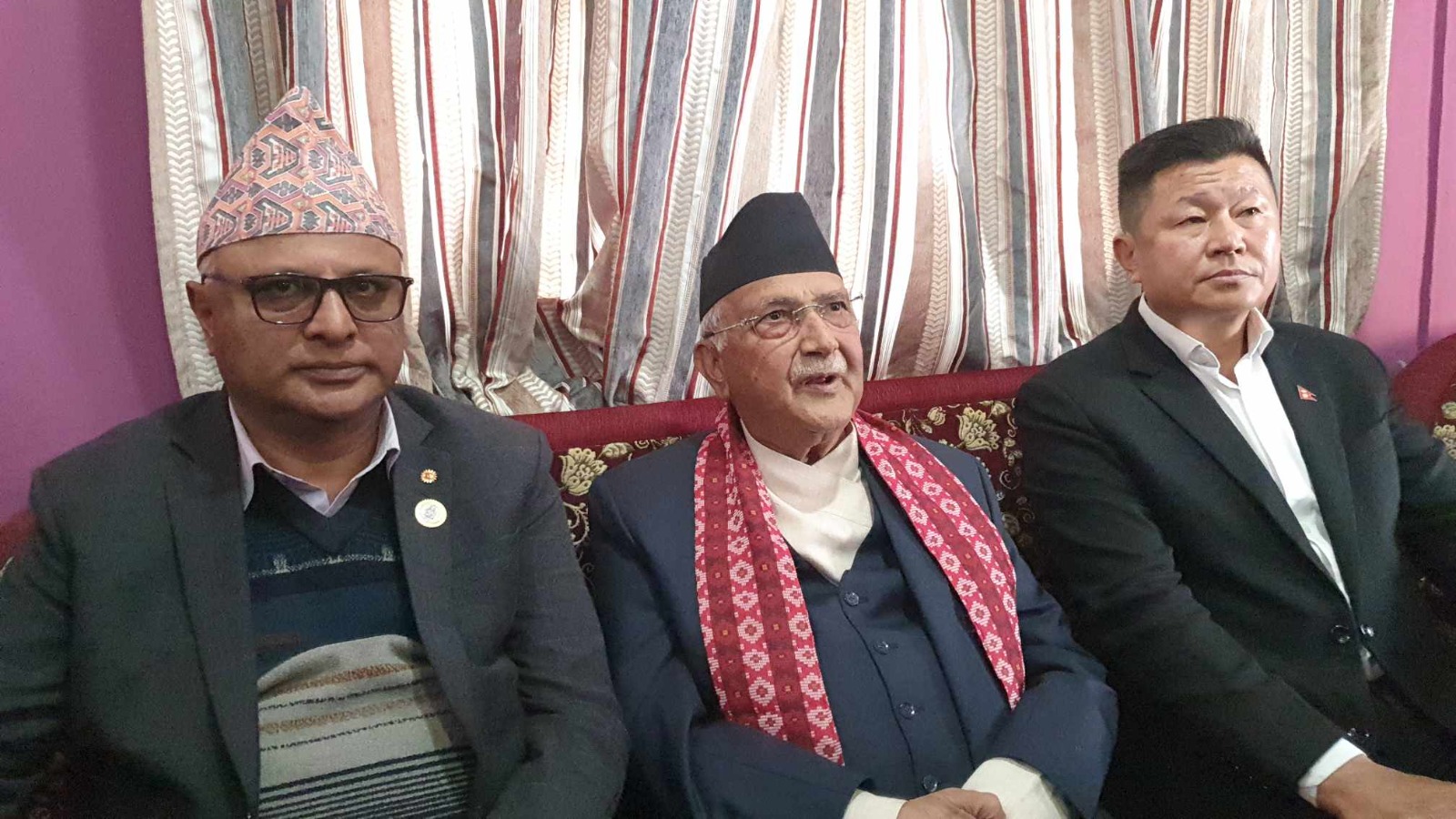 ओलीले भने, ‘दोषी भनिसकिएका मन्त्रीले अझै झण्डा हल्लाएर हिड्न मिल्छ ?’