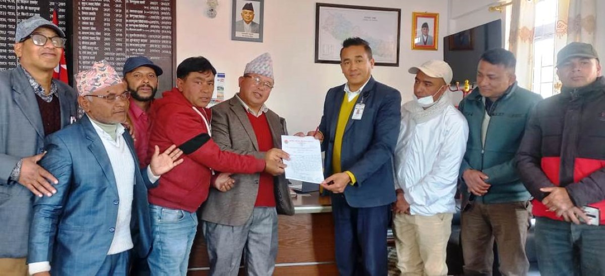 दूध बिक्रीको रकम भुक्तानीको माग गर्दै प्रधानमन्त्रीलाई ज्ञापन पत्र