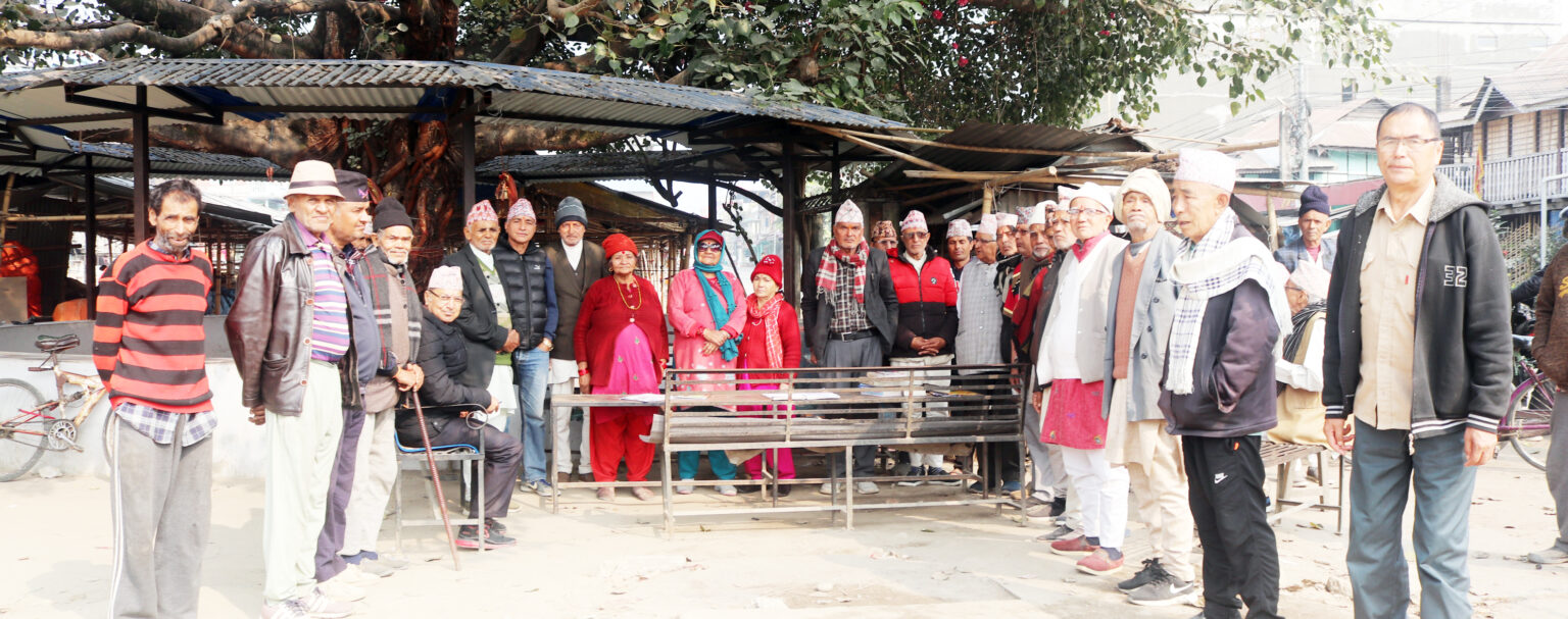 चौतारो भत्काएको भन्दै ज्येष्ठ नागरिक आन्दोलित,ज्येष्ठ नागरिकले बालहठ गर्नुहुन्नः मेयर पोखरेल