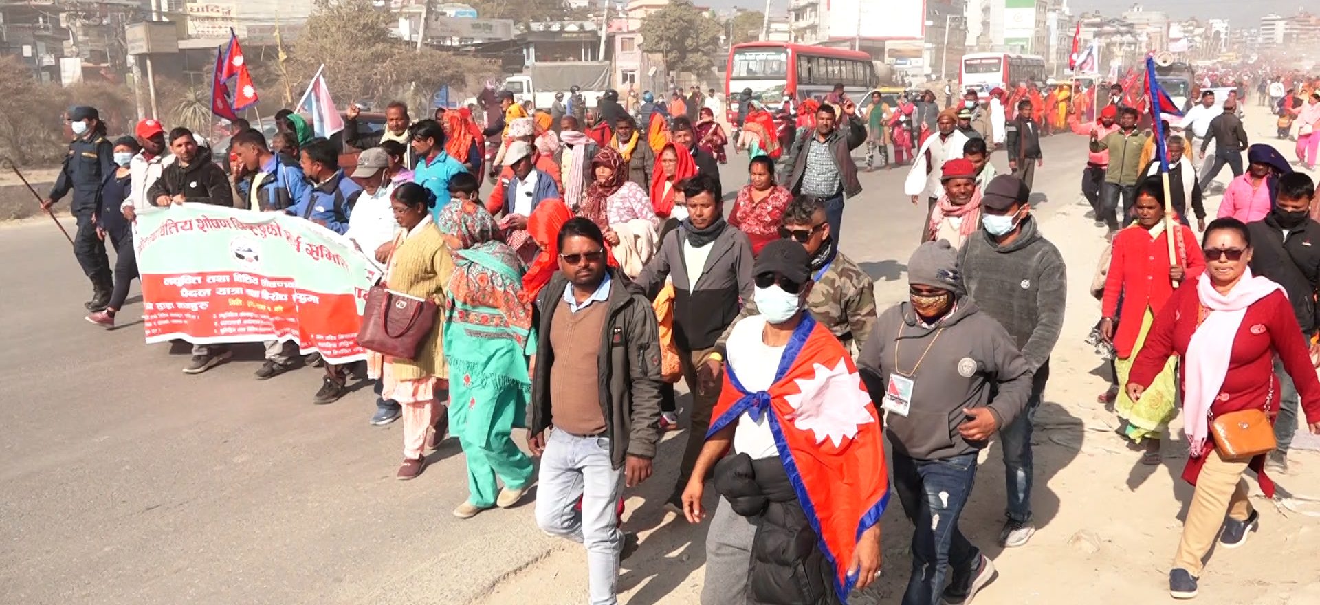 पैदलयात्रा गरी काठमाडौं आइपुगे देशभरका मिटरब्याजी पीडितहरू
