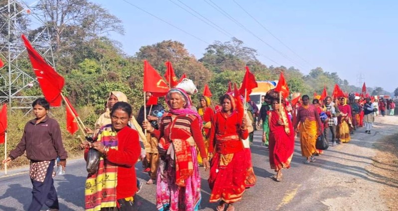 आयोग प्रतिवेदन सिंहदरबारको दराजमा : मिटरब्याजपीडित फेरि काठमाडौंतर्फ मार्चमा