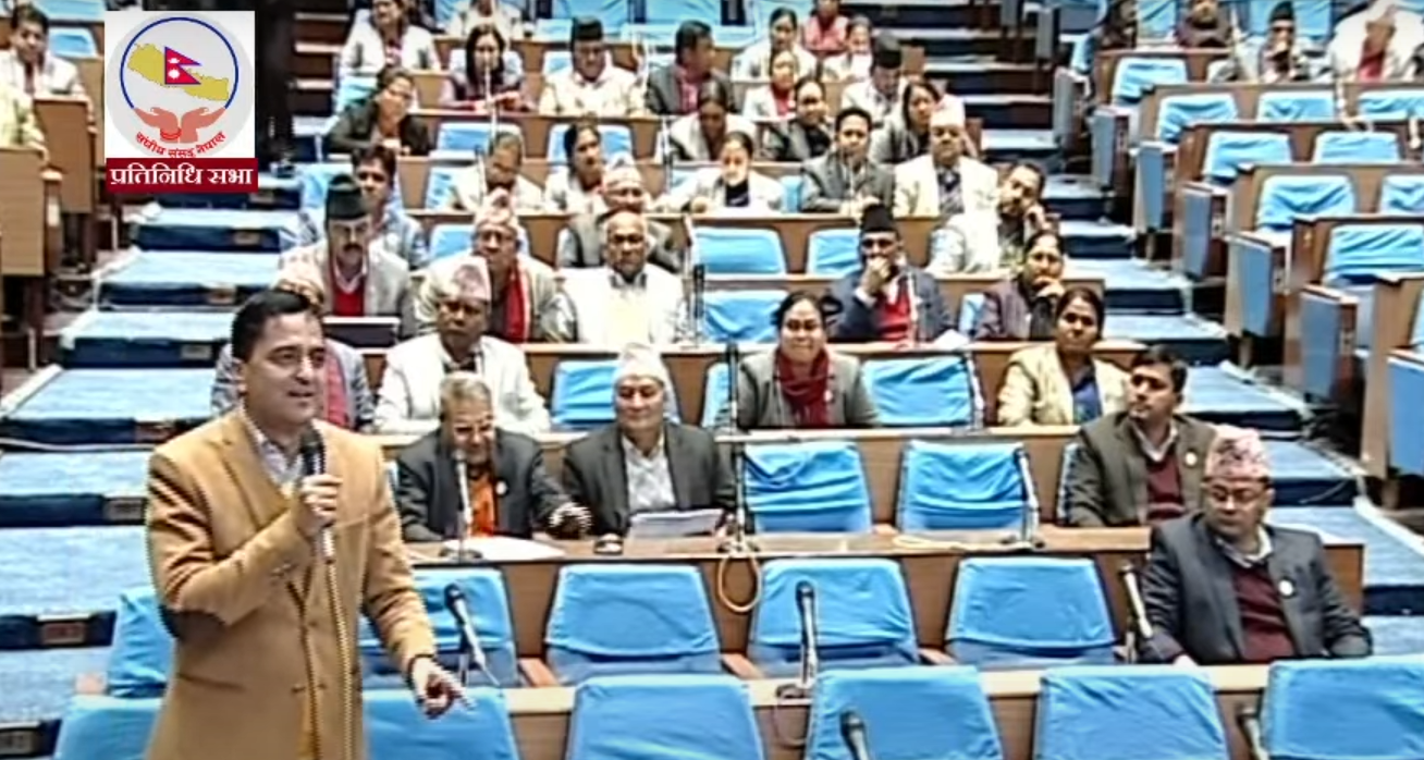 तीन जना मन्त्रीका बारेमा प्रधानमन्त्रीले जवाफ दिनुपर्छ : योगेश भट्टराई