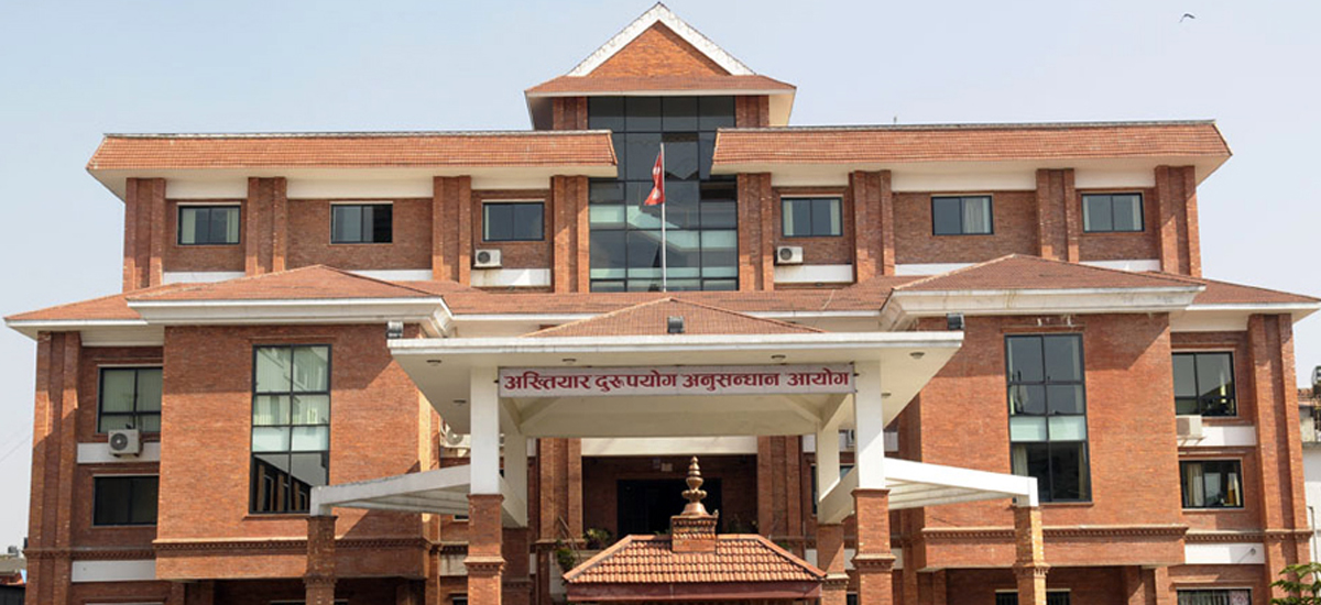बीपी कोइराला क्यान्सर अस्पतालकी लेखा अधिकृत डेढ लाख घुससहित पक्राउ