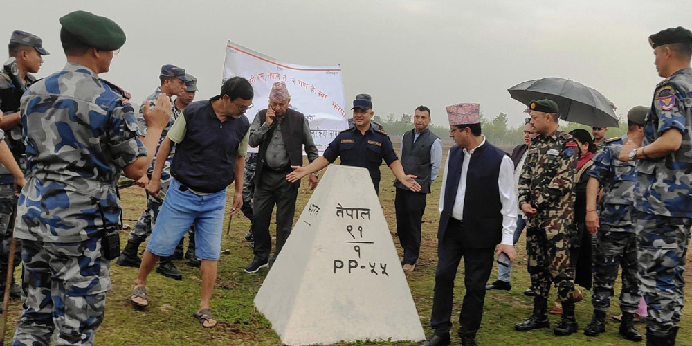सीमावासीको गुनासो सुन्न सशस्त्र प्रहरीको पैदल यात्रा सुरु