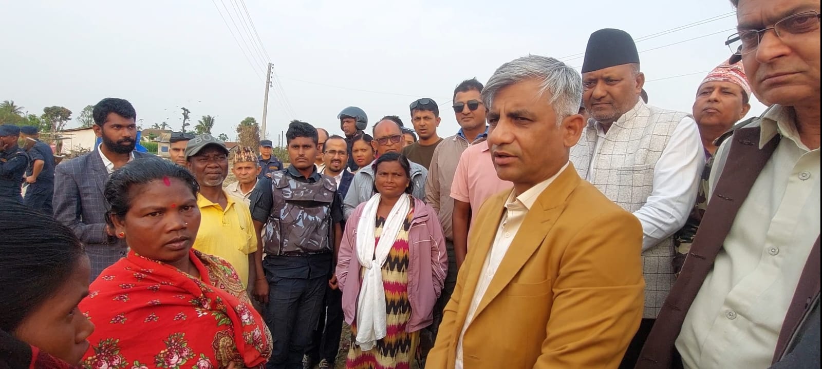 आगलागी पीडित सन्थाल समुदायको स्थायी घर निर्माणका लागि पहल गर्दै कोशी सरकार