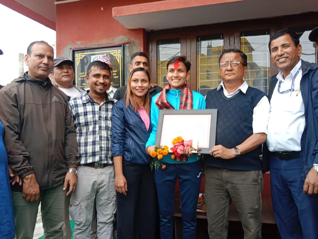 इटहरी ४ नम्बर वडा द्वारा खेलाडीलाई सम्मान