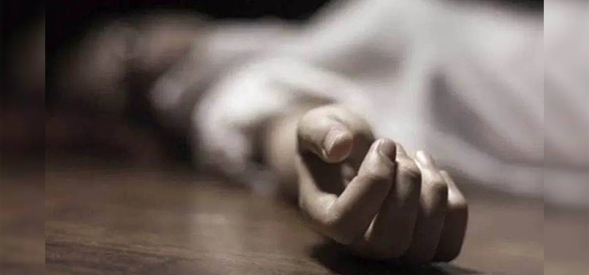 बलेँसीमा लडेर महिलाको मृत्यु