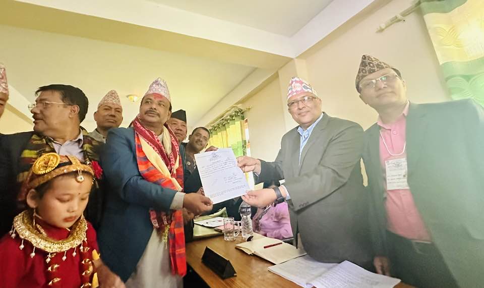 इलाम- २ मा कांग्रेसका डम्बर खड्काले गरे उम्मेदवारी दर्ता