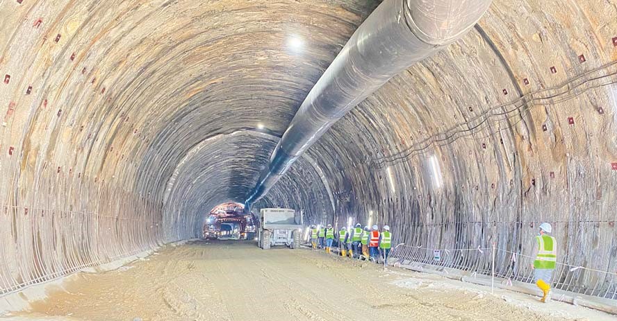 खुल्दै सुरुङको ढोका, पूर्वाधार विकासको नयाँ गन्तव्यमा पुग्दै नेपाल