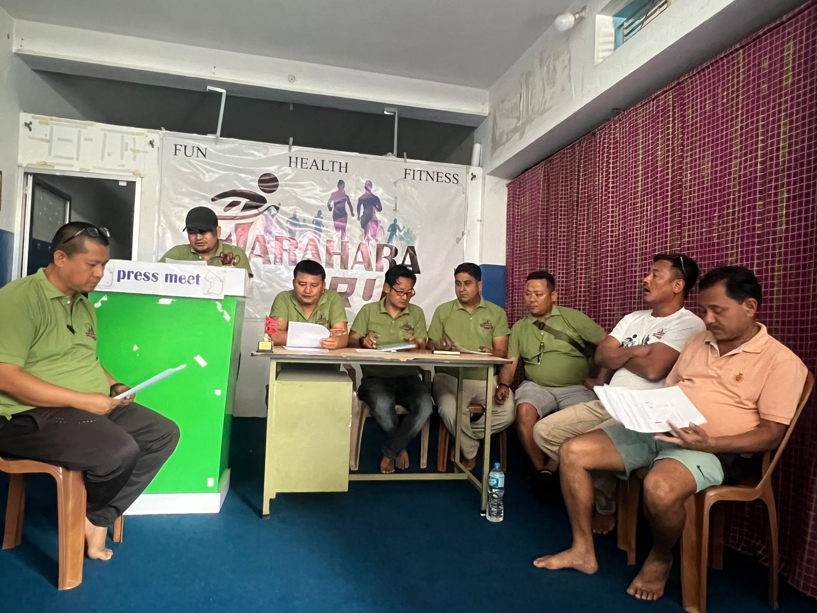 तरहरा रनको आयव्यय सार्वजनिक