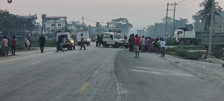 झापामा बिहानै मोटरसाइकल दुर्घटना : तीन जना युवाको मृत्यु