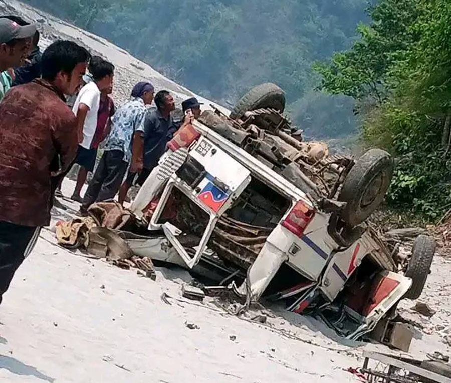 भोजपुर दुर्घटना अपडेट : दुई जनाको मृत्यु ,१२ जना घाईते