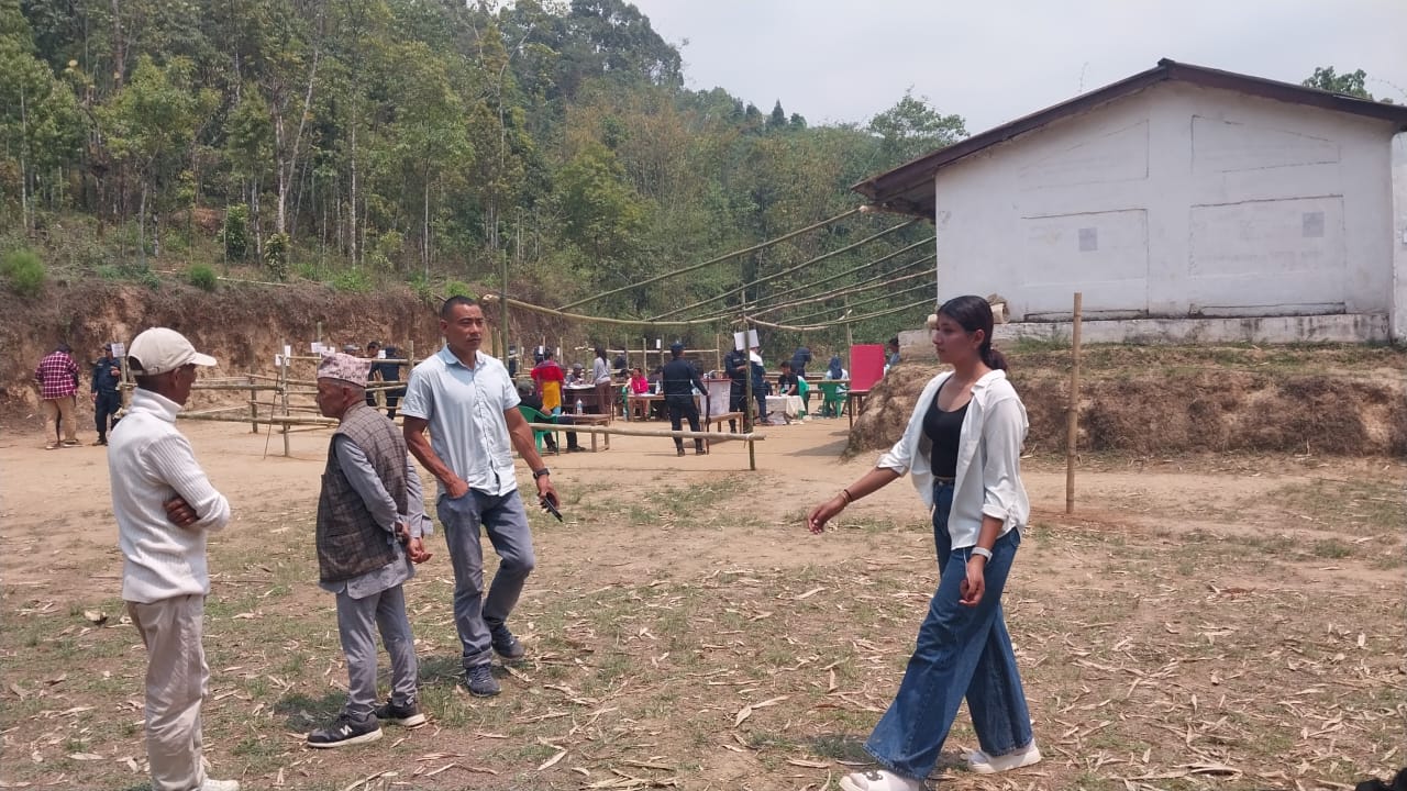 इलाम क्षेत्र नम्बर २ मा ३० प्रतिशत मतदान, नक्कली मतपत्र सहित चार जना पक्राउ