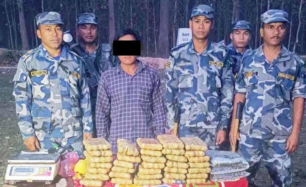 २३ किलो चरेससहित एक व्यक्ति नियन्त्रणमा