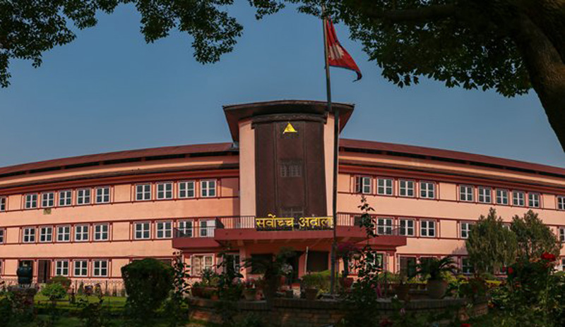 गोरखापत्र र नेपाल टेलिभिजनका कार्यकारी अध्यक्षलाई पदबाट नहटाउन सर्वोच्चको अन्तरिम आदेश