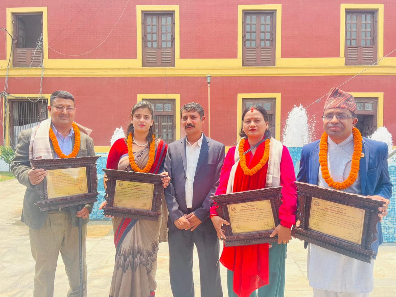 कोशी प्रदेश सरकारद्वारा पाँच पत्रकार पुरस्कृत
