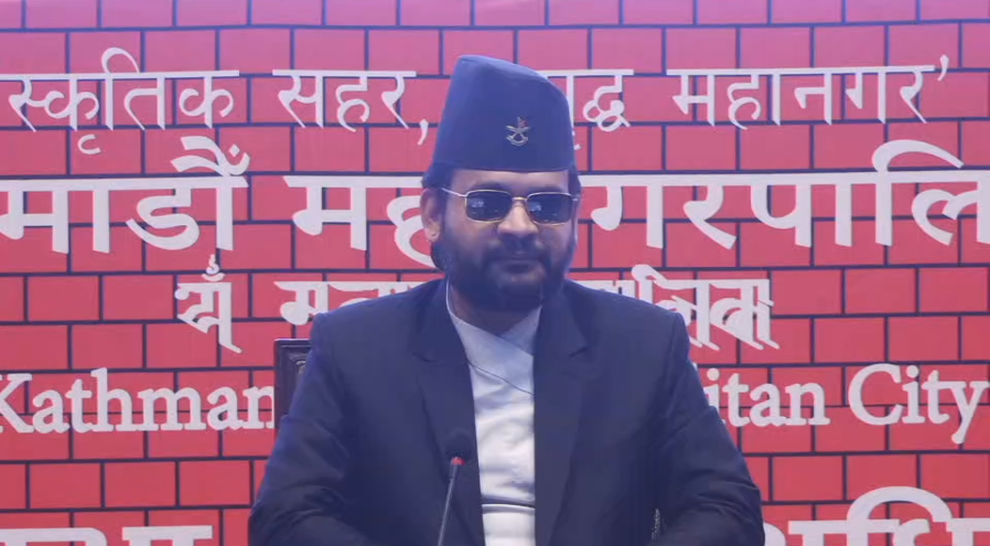 बालेनलाई पराजुलीको सुझाव–‘कमजोरीलाई सुधारौं भन्दा मान्नुहुन्न भने रामराम भन्छौं काँध थाप्दैनौं’