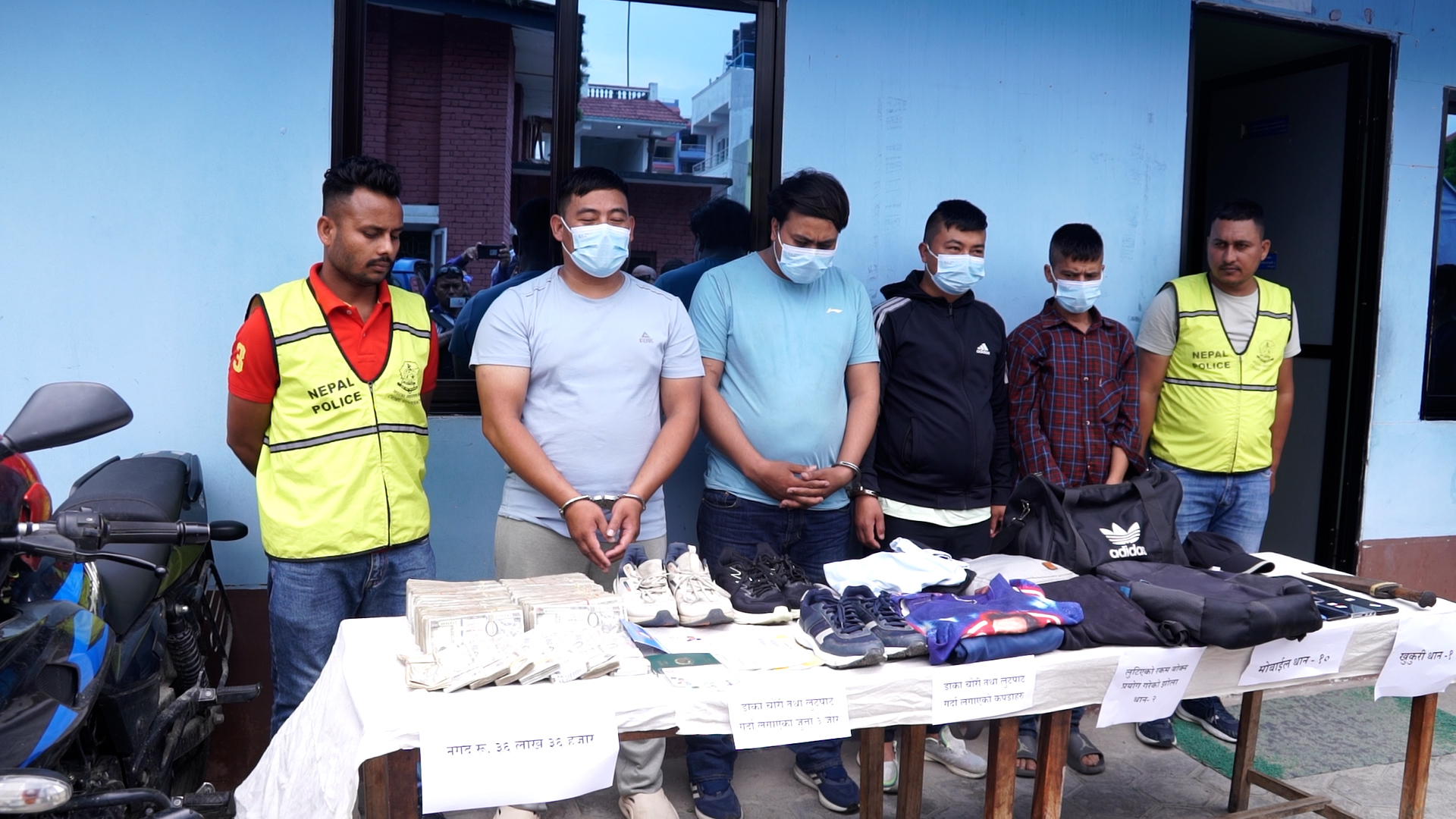 सिबिआईको प्रहरी हुँ भन्दै लुटपाट गर्ने चार जना पक्राउ