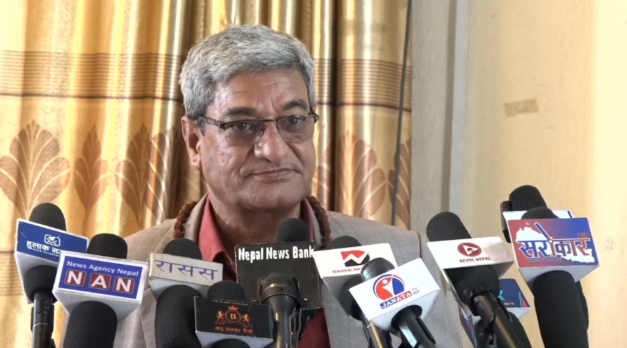 प्रधानमन्त्रीमाथि लेखकको व्यङ्ग ः हामीलाई राम्रो जादुगर होइन, राम्रो प्रधानमन्त्री चाहिएको छ