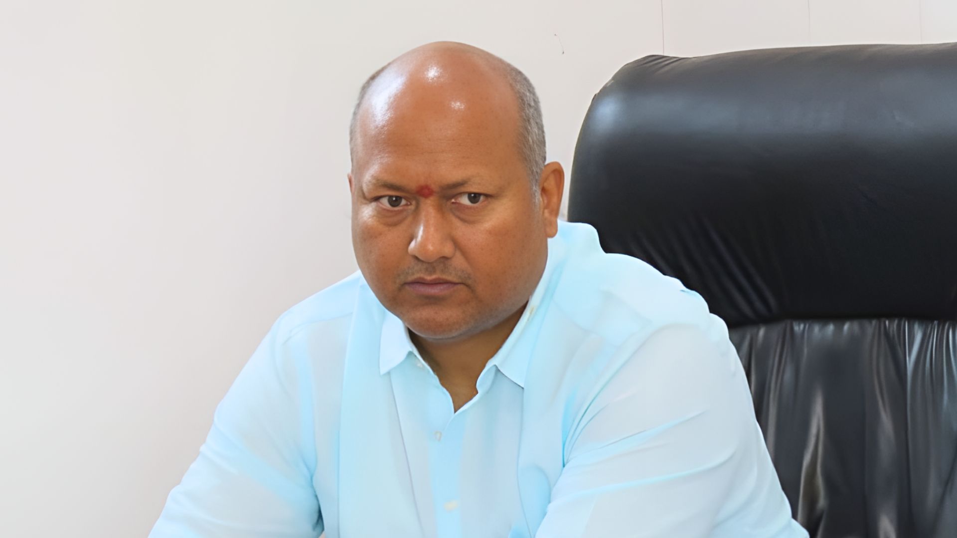 ‘शिक्षकले राजनीति छाडेर पठनपाठनमा केन्द्रित हुनुपर्ने’