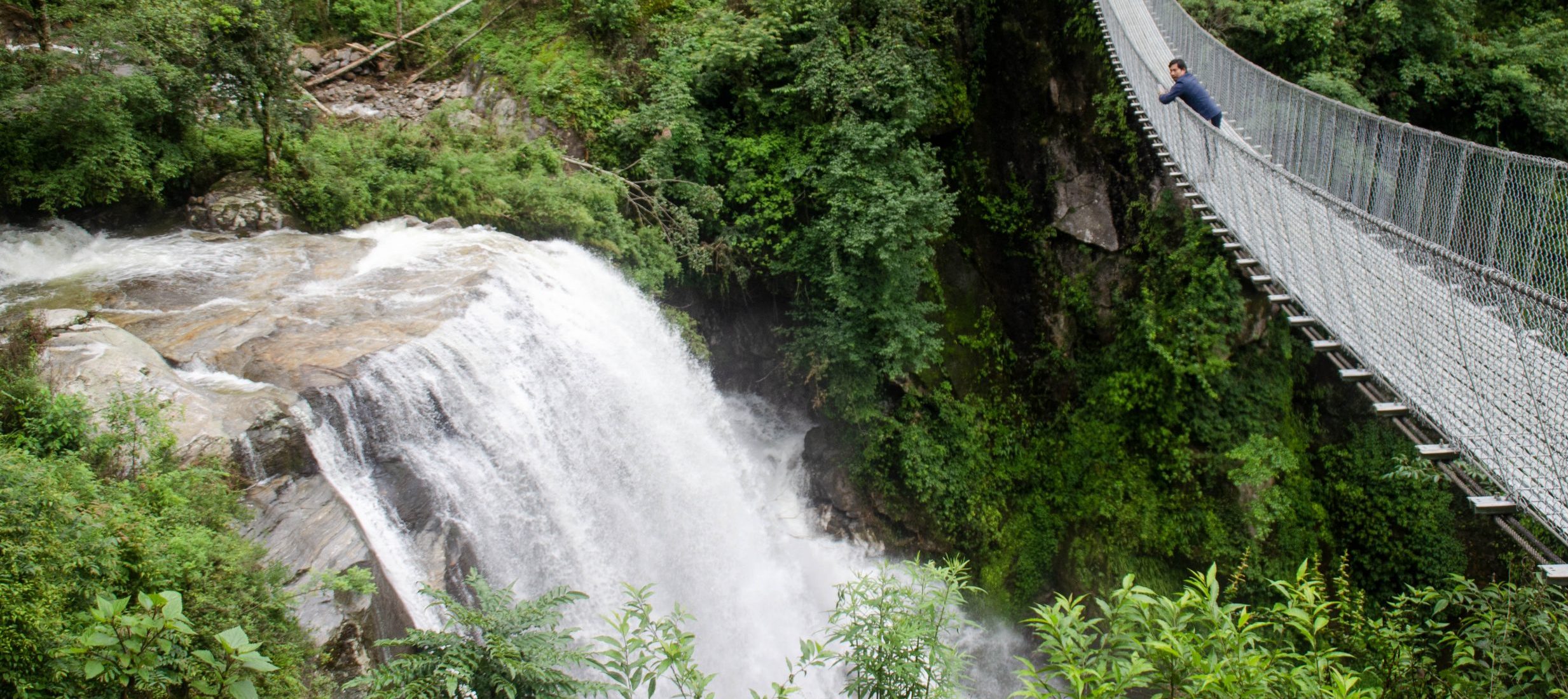 पाँचथरमा फोटो खिच्दा लडेर एक युवकको मृत्यु, अन्य तीन जना घाइते