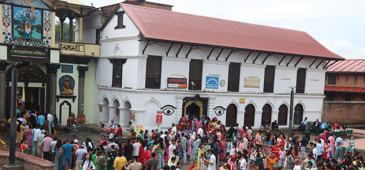 साउने सोमवार आजबाटः पशुपतिनाथका चारवटै ढोका भक्तजनका लागि खोलिए